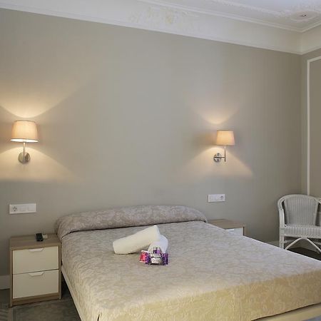 Hostal Medea Barcelona Værelse billede